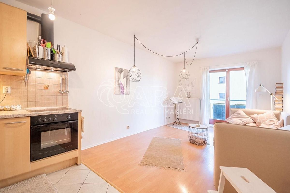 Pronájem bytu 2+kk 52 m² – fotografie 3