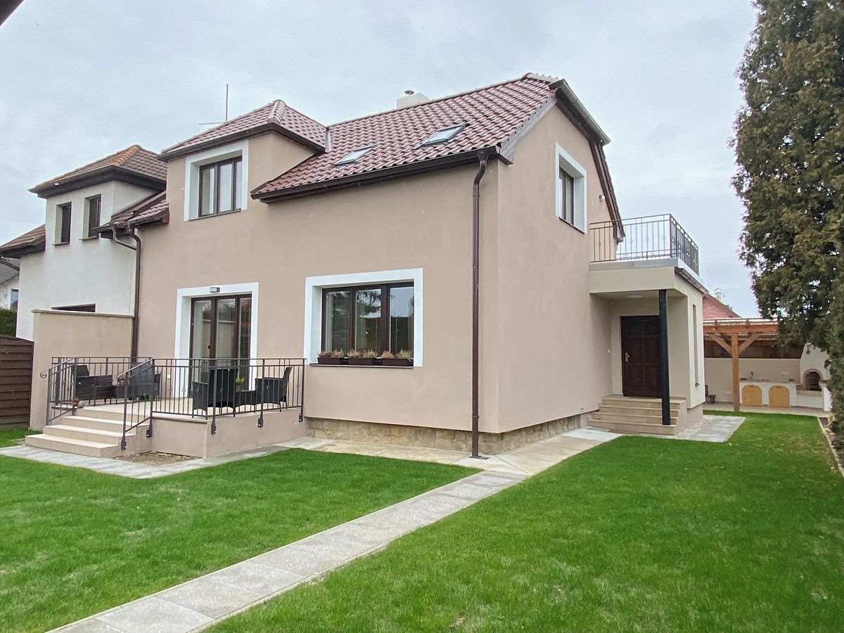 Pronájem rodinného domu 154 m², pozemek 183 m² – fotografie 3