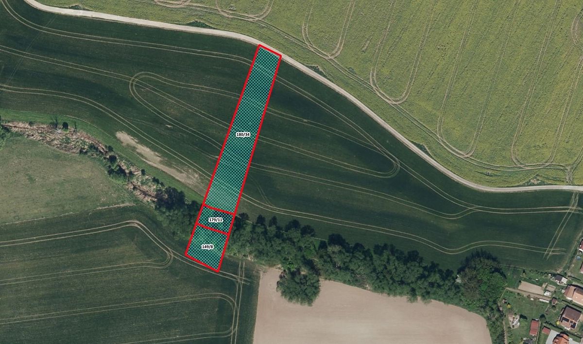 Prodej pole 3895 m²