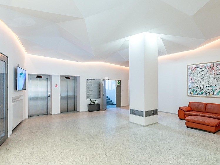 Комерційне приміщення в оренду, 714 м² (10 з 10)