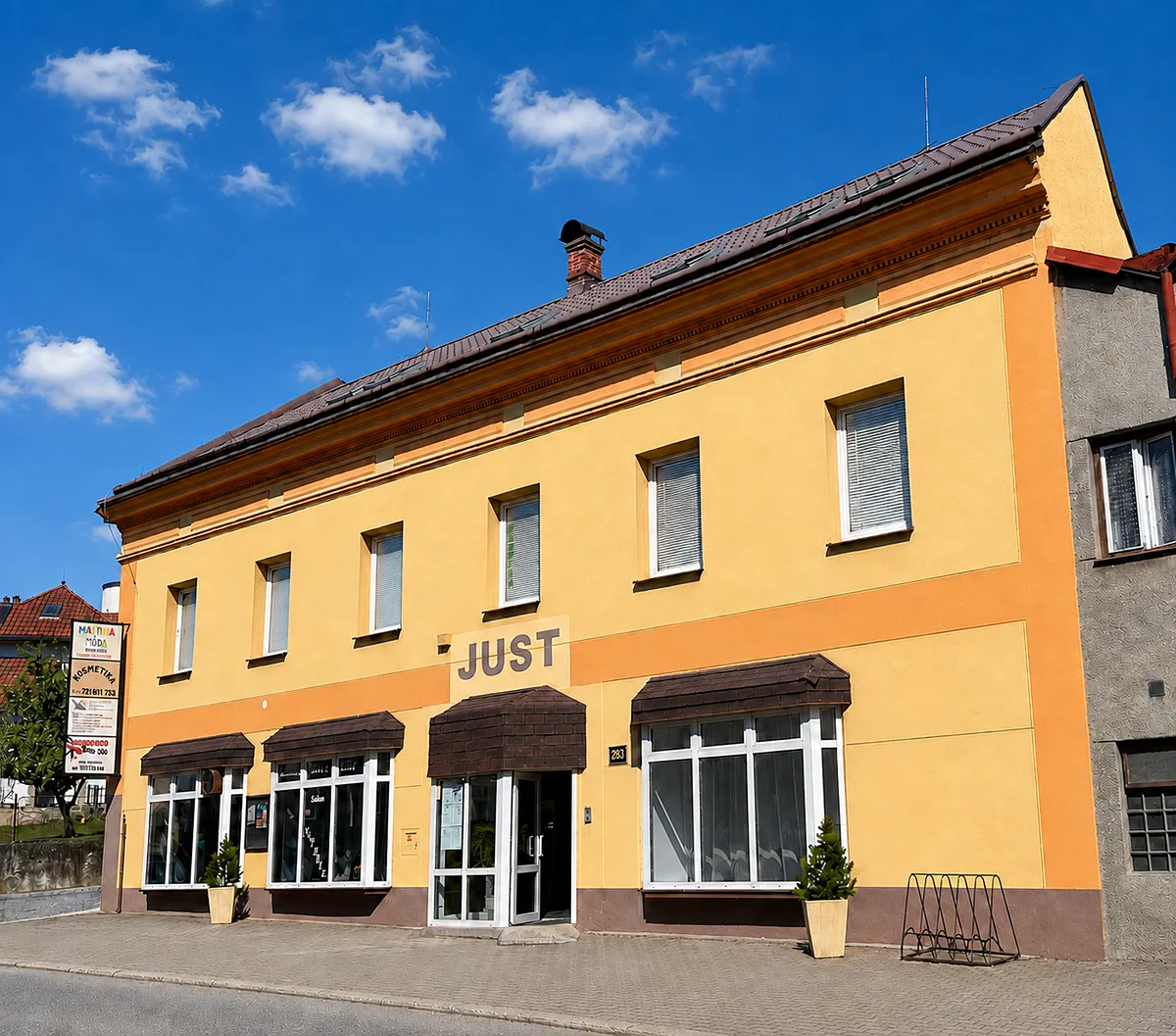 Prodej rodinného domu 346 m², pozemek 229 m²