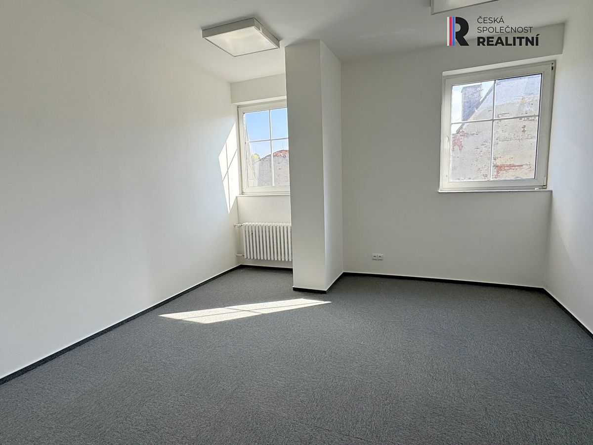 Pronájem kanceláře 20 m² – fotografie 2