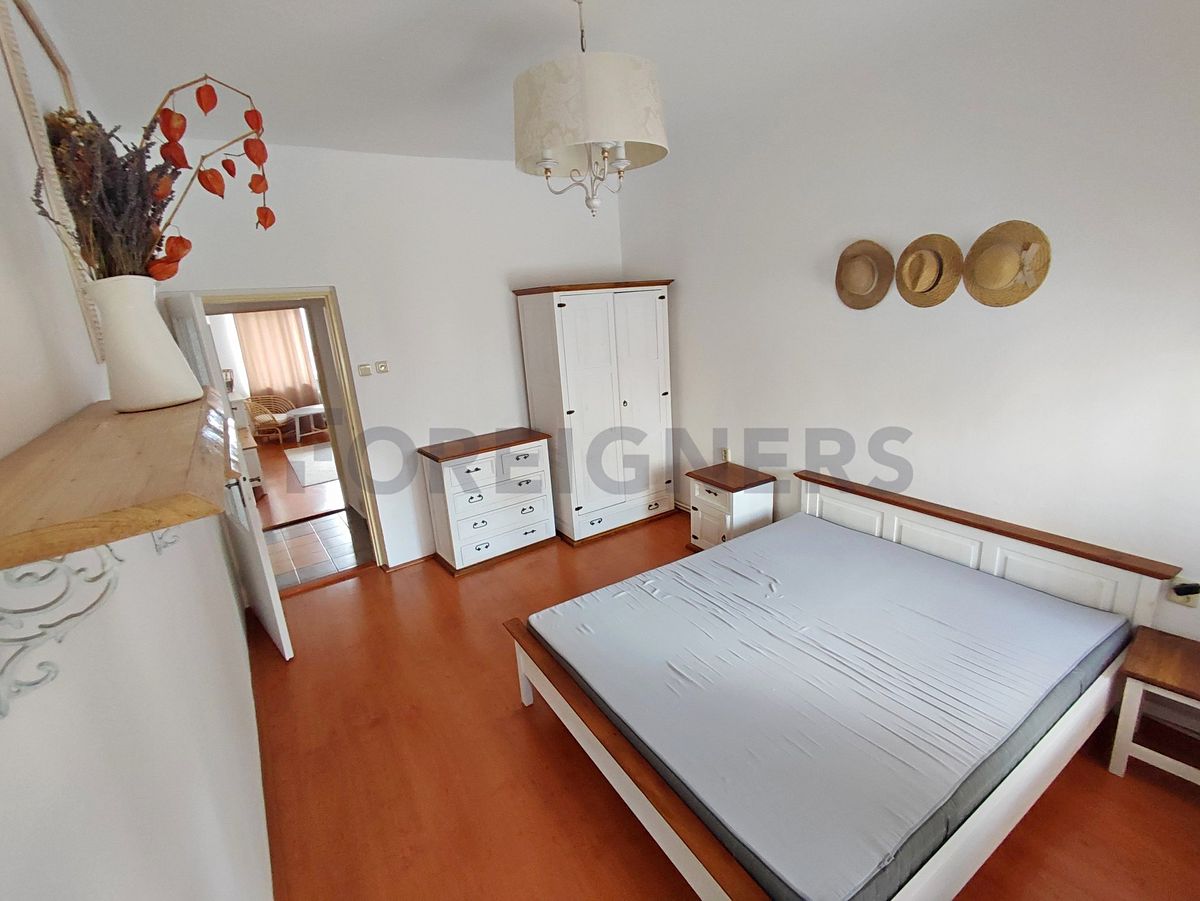 Pronájem bytu 2+1 65 m² – fotografie 3