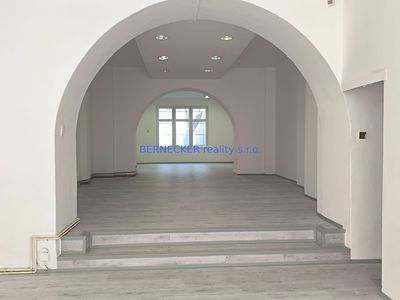 Pronájem obchodního prostoru 85 m²