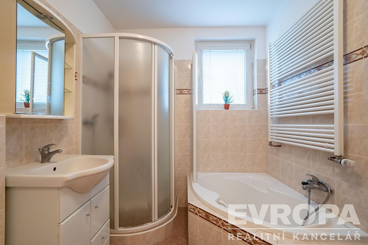 Prodej vícegeneračního domu 180 m², pozemek 175 m² – fotografie 3