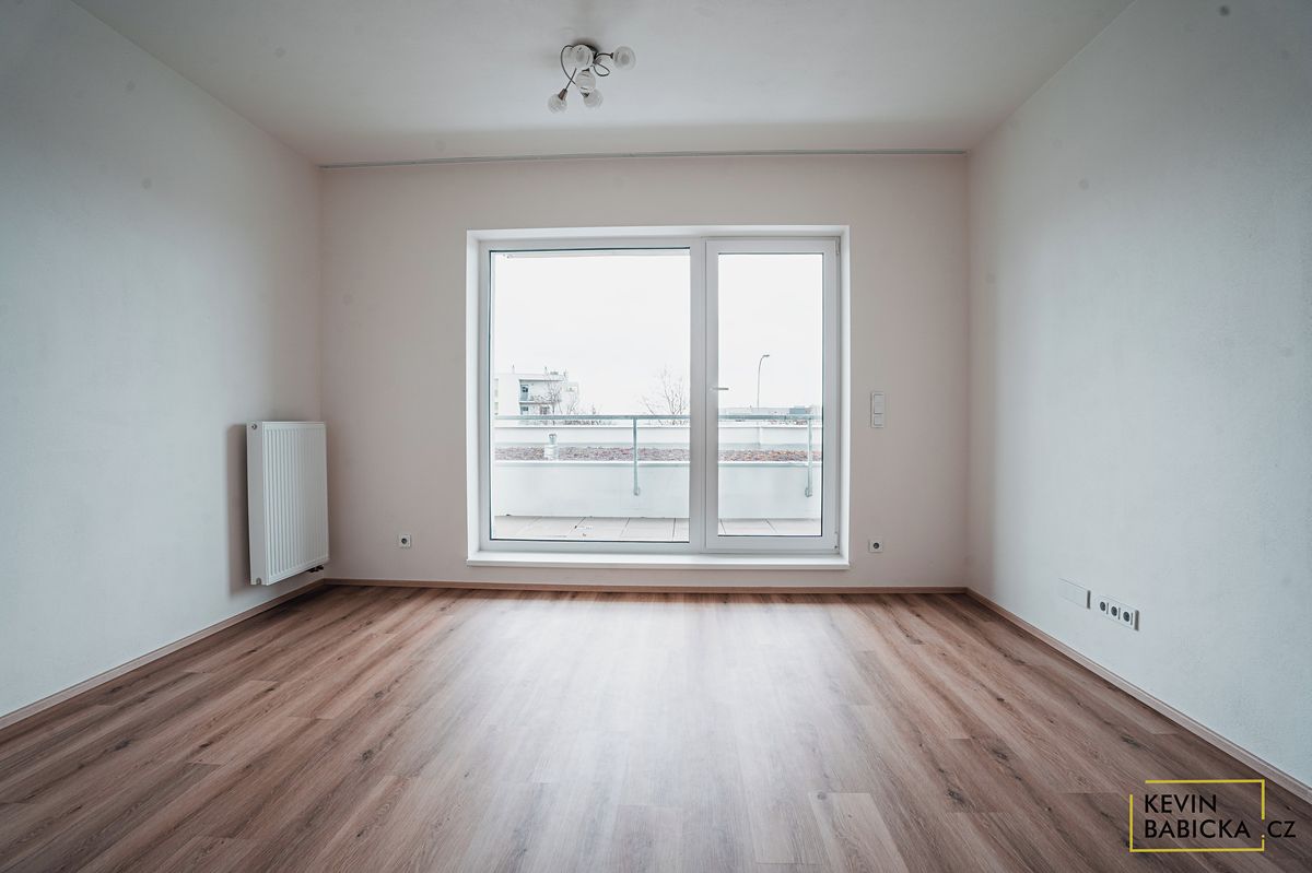 Pronájem bytu 1+kk 30 m² – fotografie 4