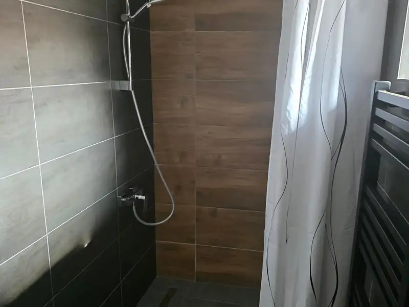 Pronájem bytu 2+1 53 m², Hora Svatého Šebestiána – náhled fotky 3
