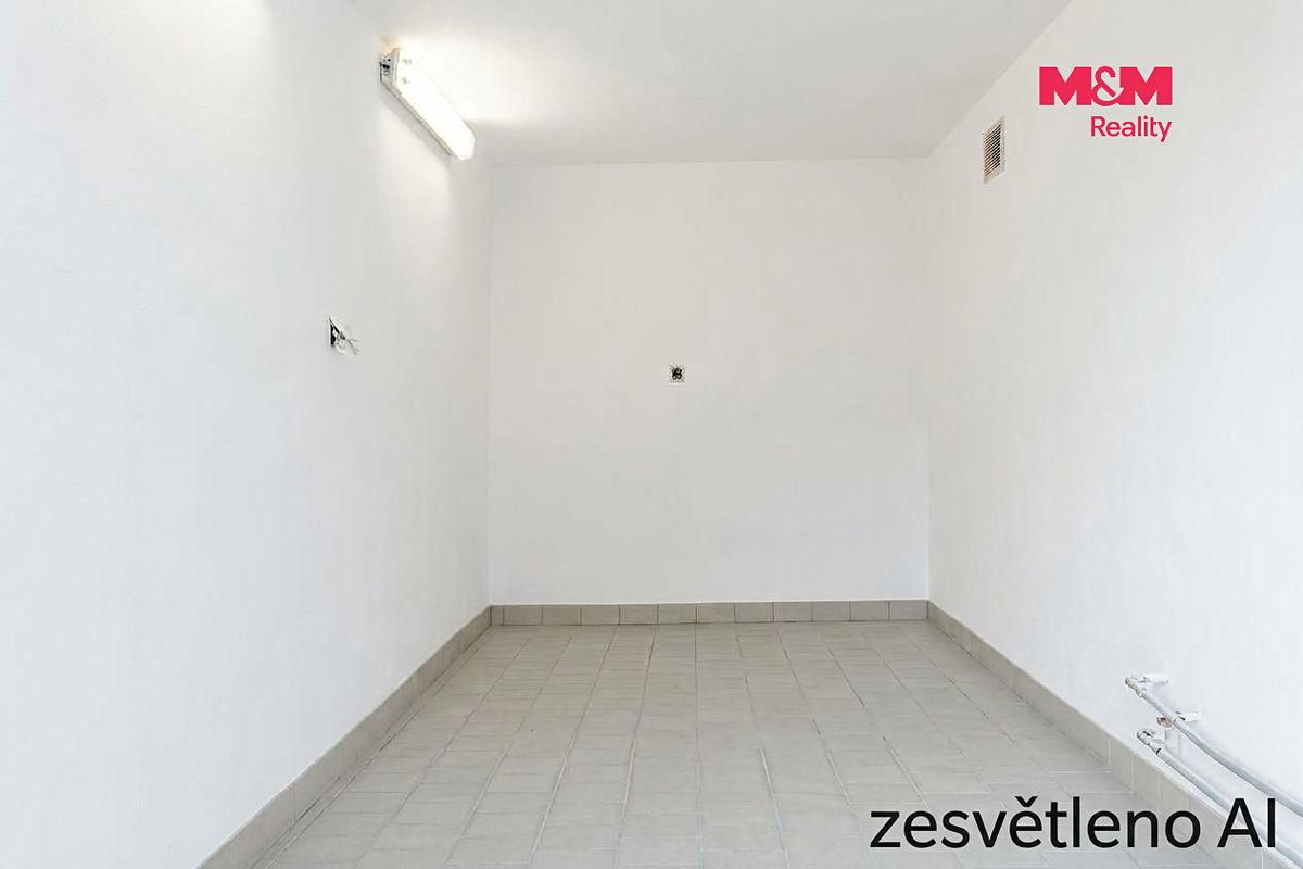 Pronájem garáže 18 m² – fotografie 2