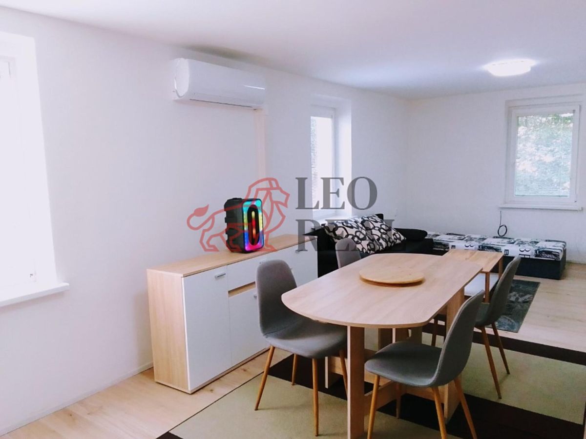 Pronájem bytu 2+1 51 m² – fotografie 3