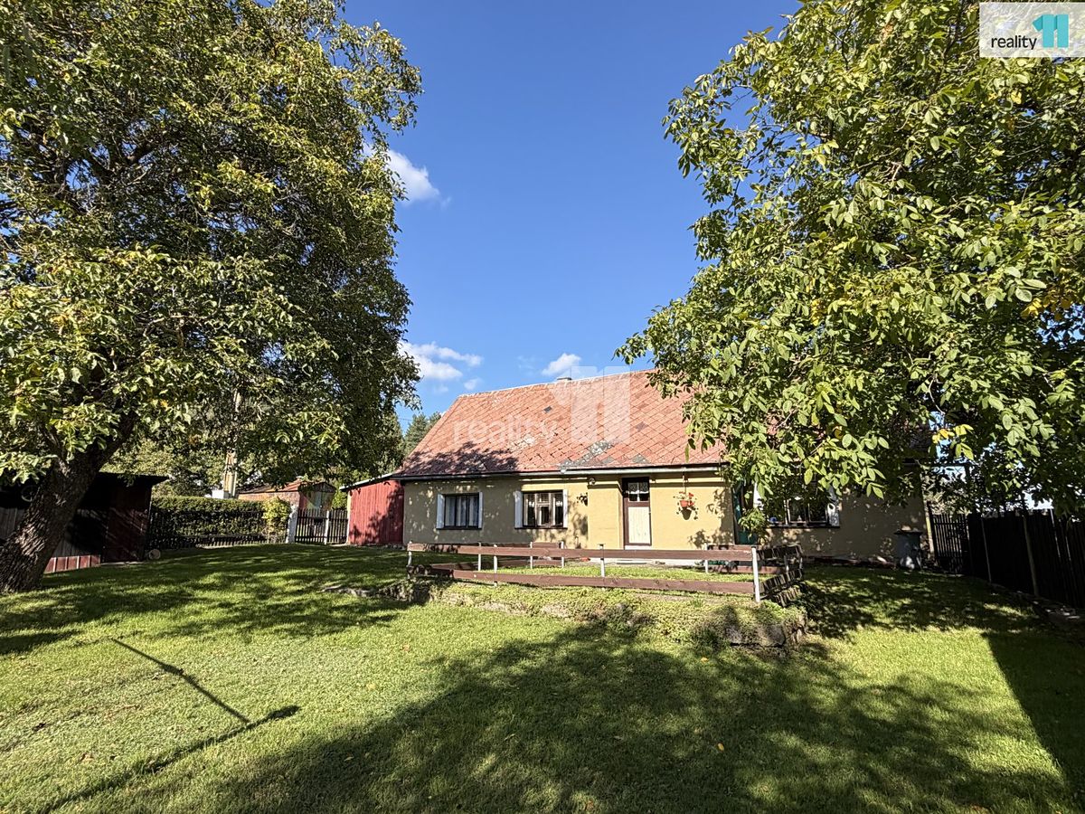 Prodej rodinného domu 80 m², pozemek 8774 m²