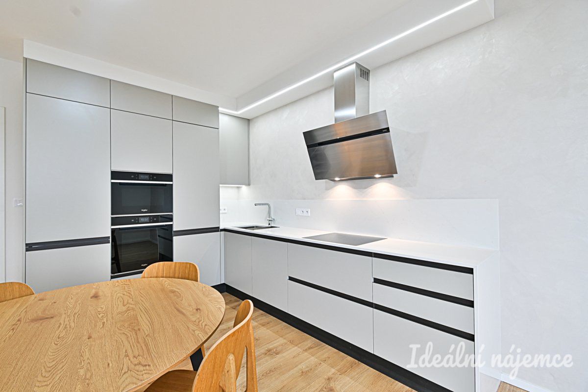Pronájem bytu 2+kk 55 m² – fotografie 2