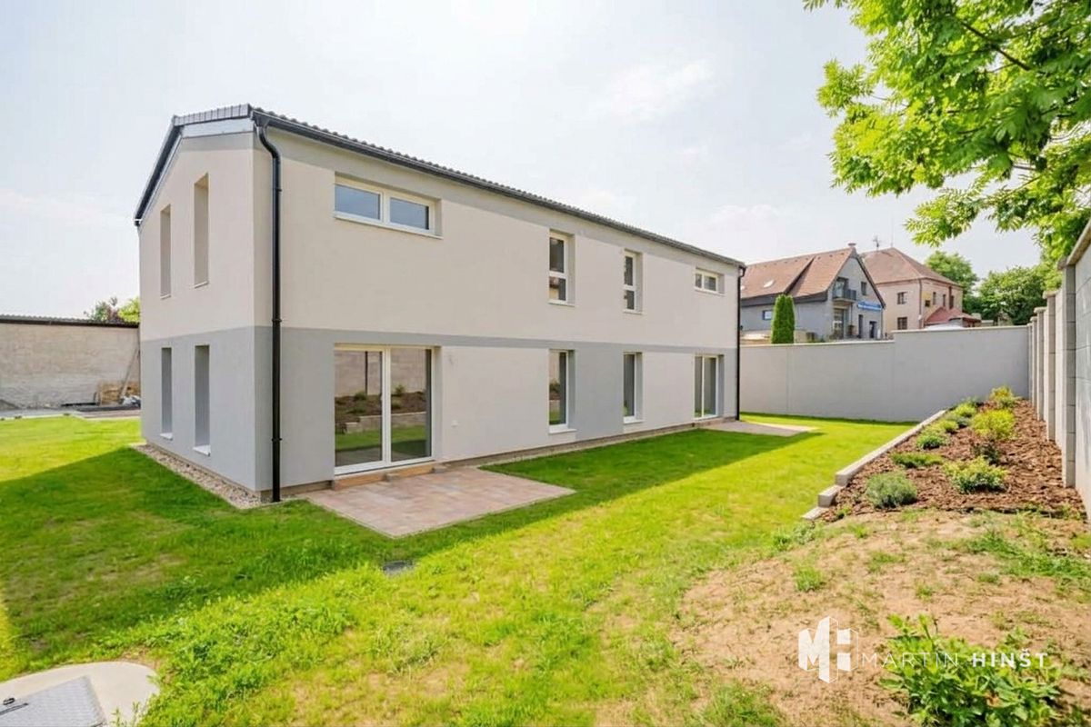 Pronájem rodinného domu 95 m², pozemek 330 m²