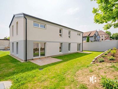 Pronájem rodinného domu 95 m², pozemek 330 m²