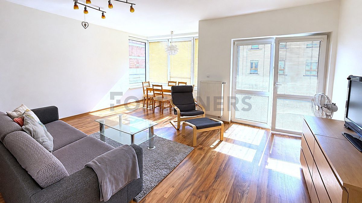 Pronájem bytu 2+kk 66 m² – fotografie 2