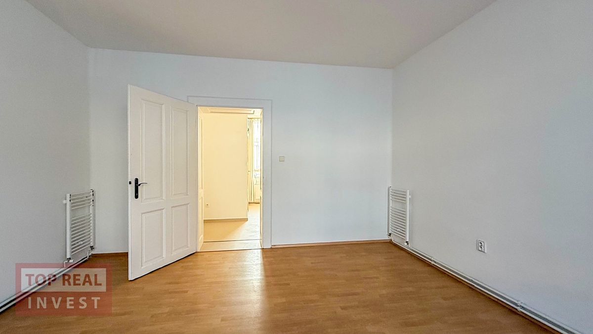Pronájem bytu 1+1 35 m² – fotografie 3