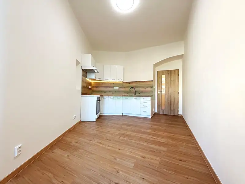 Pronájem bytu 2+kk 38 m², Praha – náhled fotky 2