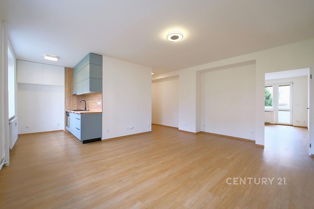 Pronájem bytu 2+kk 56 m² – fotografie 2