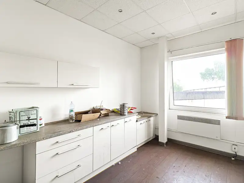 Pronájem kanceláře 357 m², Mníšek pod Brdy – náhled fotky 3