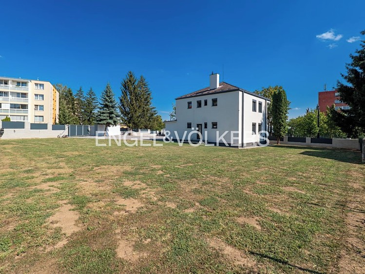Pronájem komerčního prostoru, 200 m² (18 z 21)