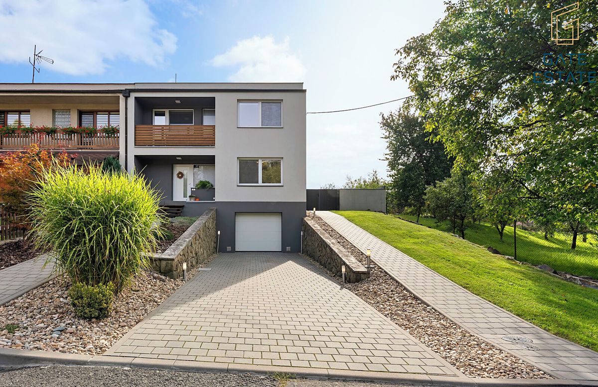 Prodej rodinného domu 177 m², pozemek 653 m² – fotografie 2