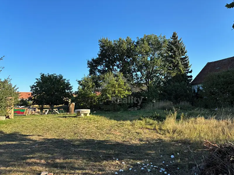 Prodej stavebního pozemku 1076 m², Dubné – náhled fotky 1
