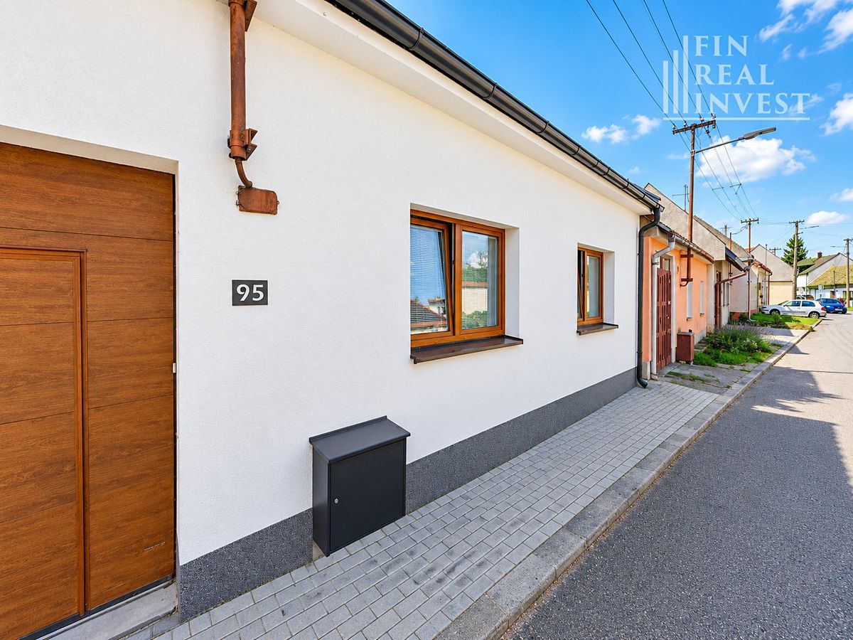 Pronájem rodinného domu 93 m², pozemek 276 m² – fotografie 2