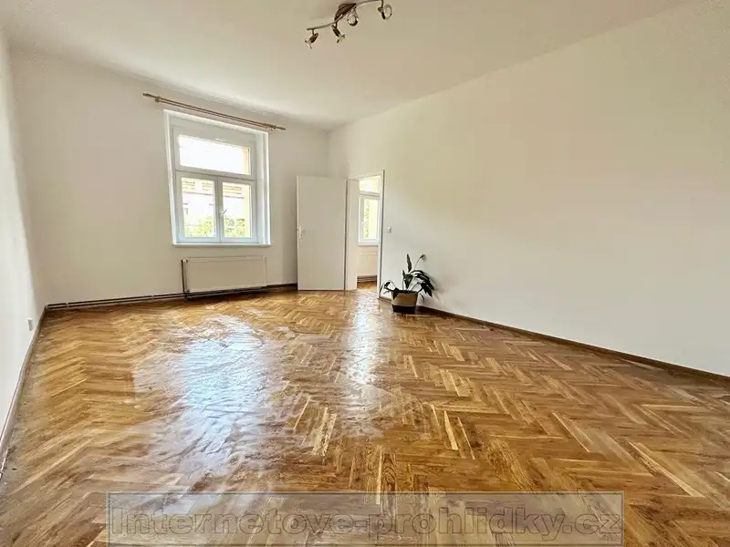 Pronájem bytu 2+kk 79 m², Praha – náhled fotky 2