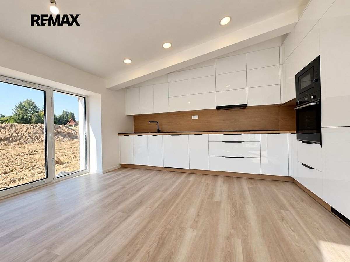 Prodej rodinného domu 91 m², pozemek 326 m² – fotografie 2