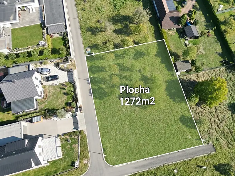 Prodej stavebního pozemku 1272 m², Zlín – náhled fotky 1