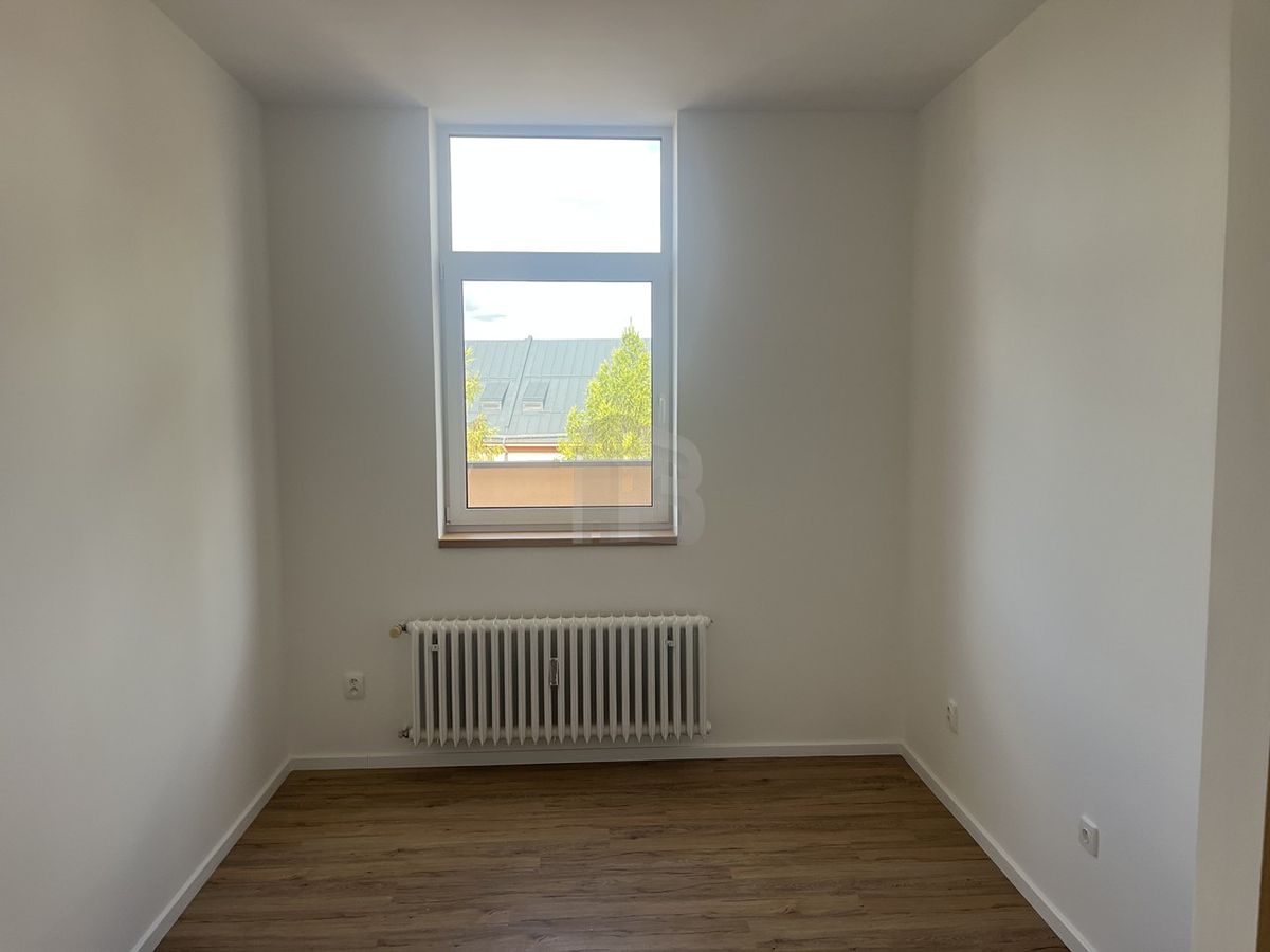 Pronájem bytu 3+kk 85 m² – fotografie 4
