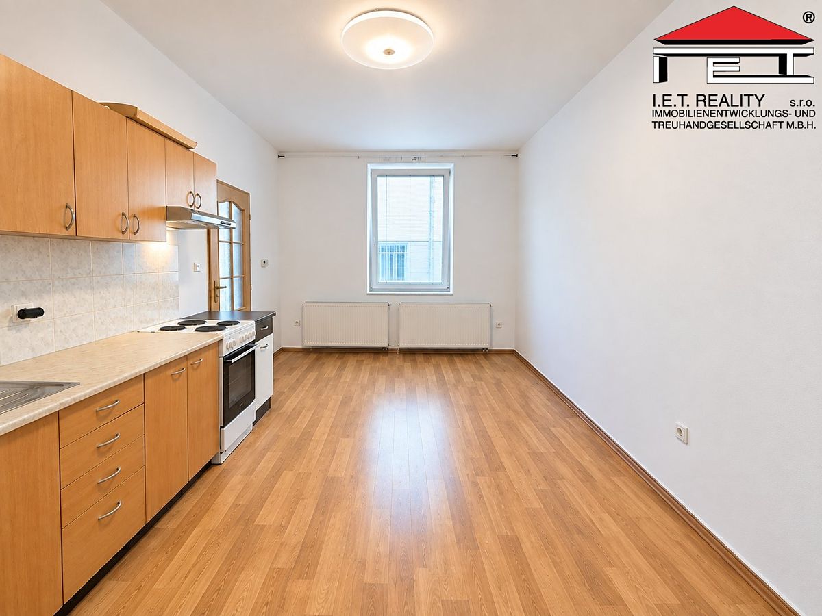Pronájem bytu 1+kk 30 m² – fotografie 2