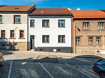 Haus zum Kauf, 296 m² (2 von 20)