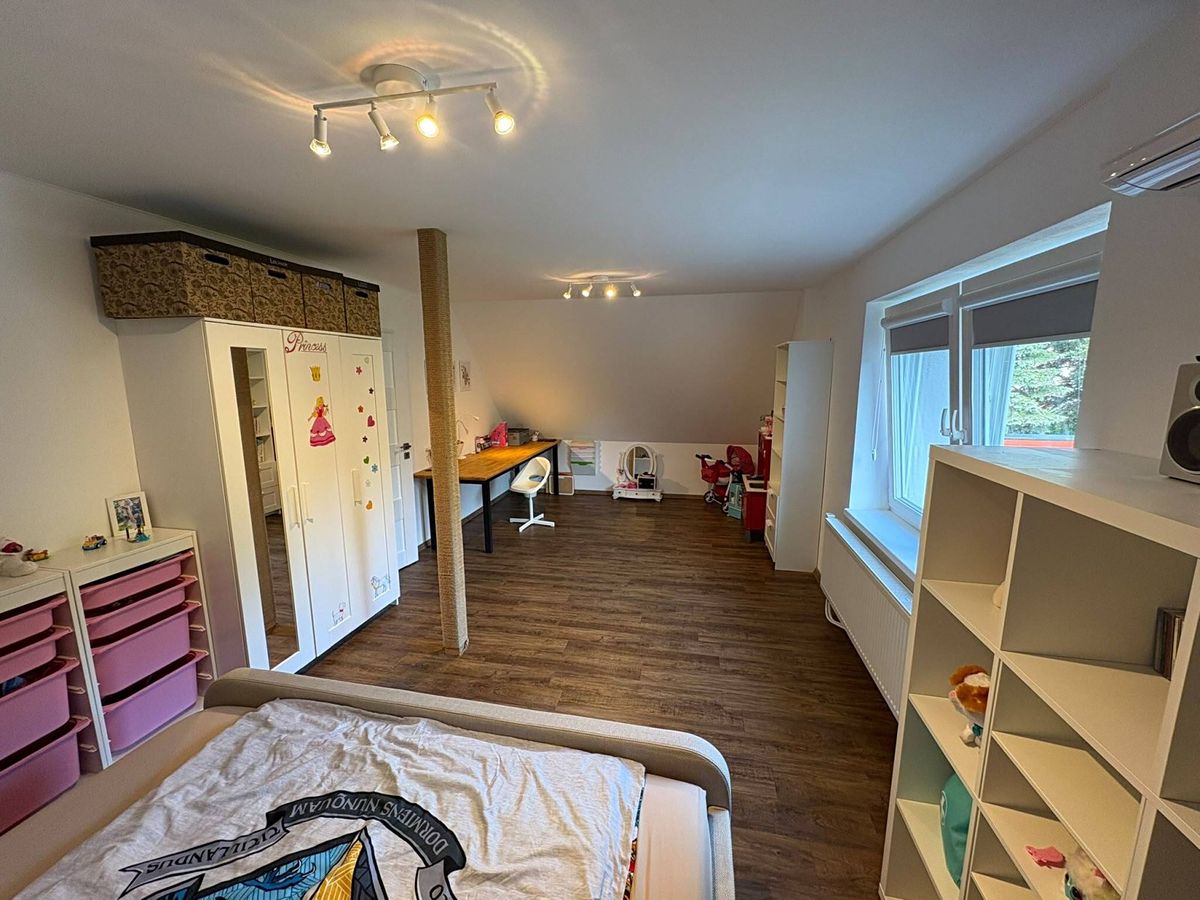Prodej rodinného domu 194 m², pozemek 355 m² – fotografie 4