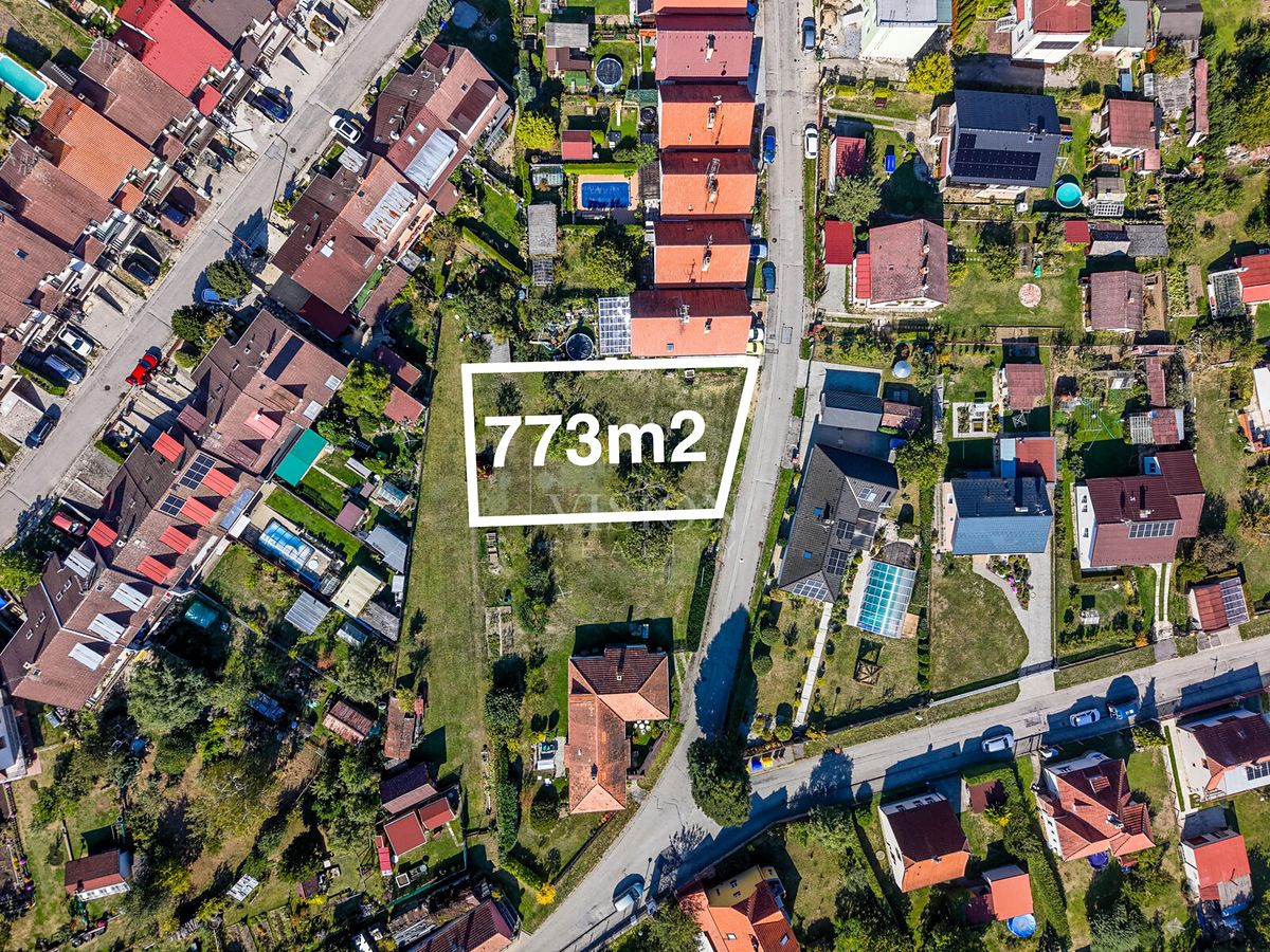 Prodej stavebního pozemku 773 m²