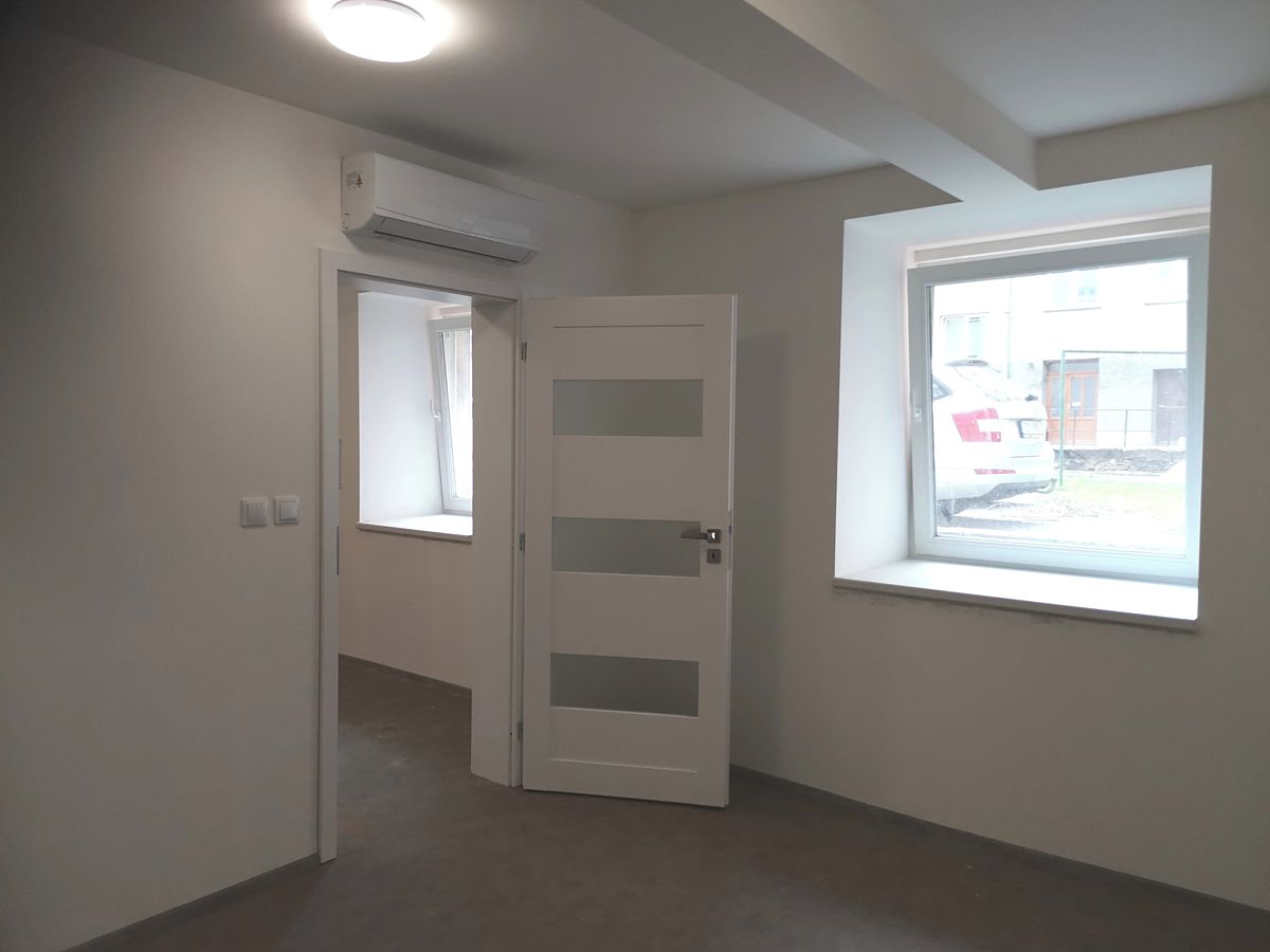 Pronájem bytu 2+kk 30 m² – fotografie 4