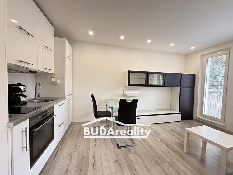 Prodej bytu 1+kk, 27 m² (5 z 11)