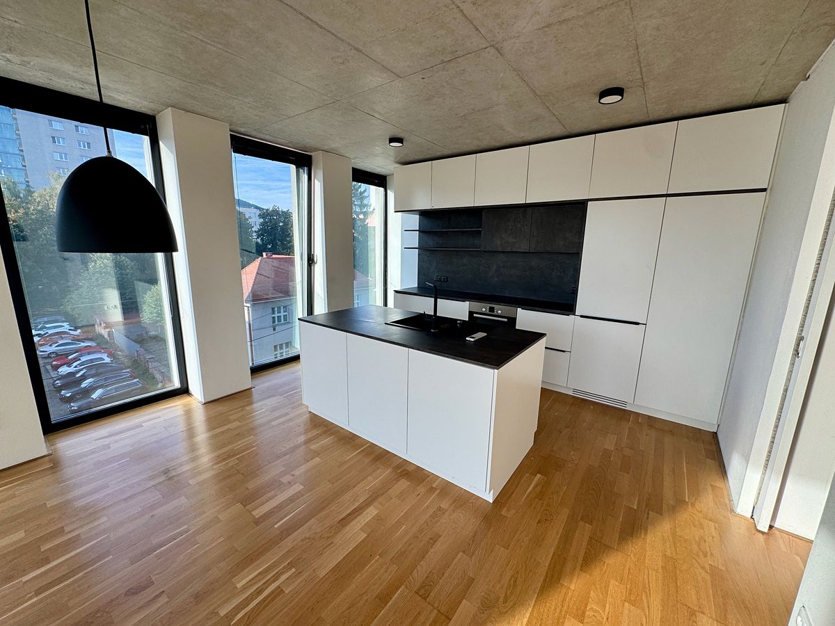 Pronájem bytu 3+kk 90 m²