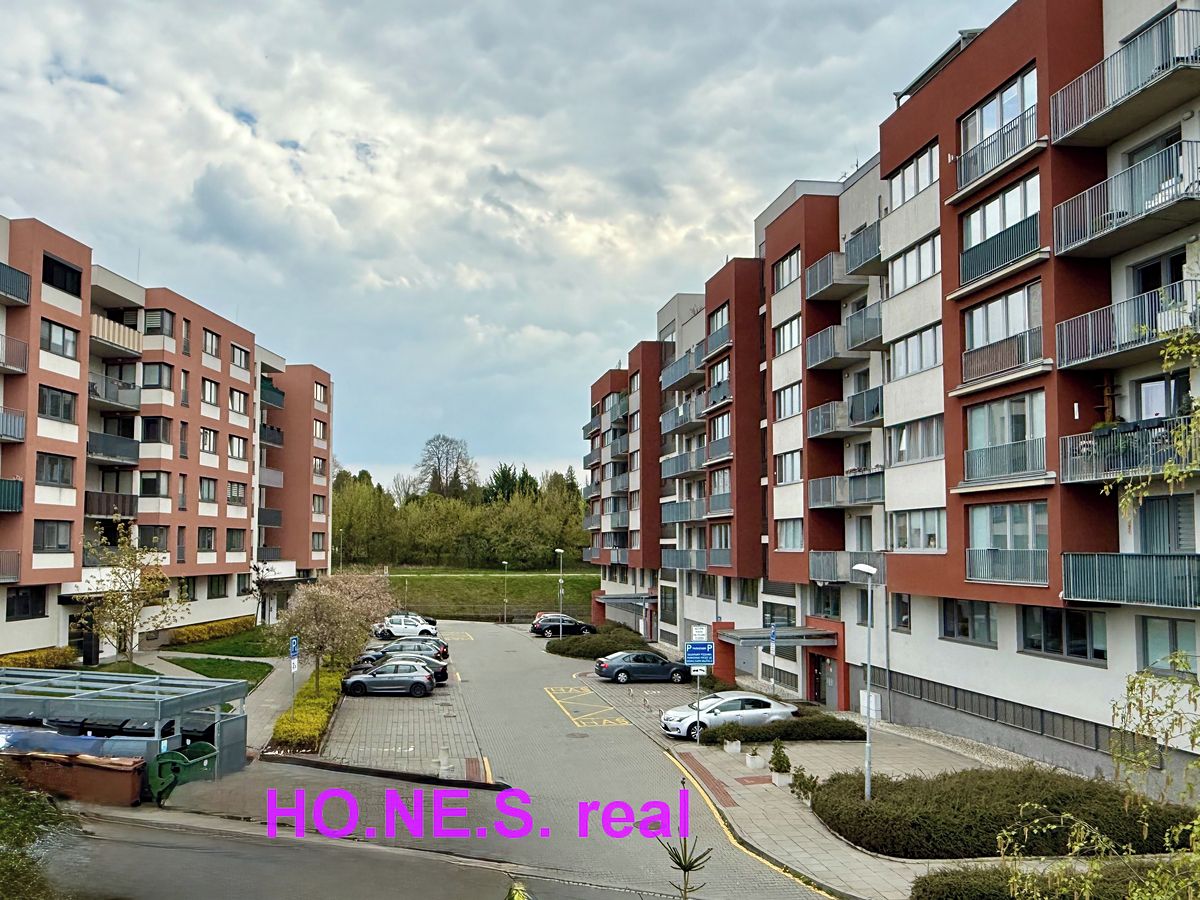 Prodej garážového stání 15 m² – fotografie 3