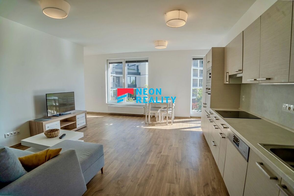 Pronájem bytu 2+kk 58 m² – fotografie 2