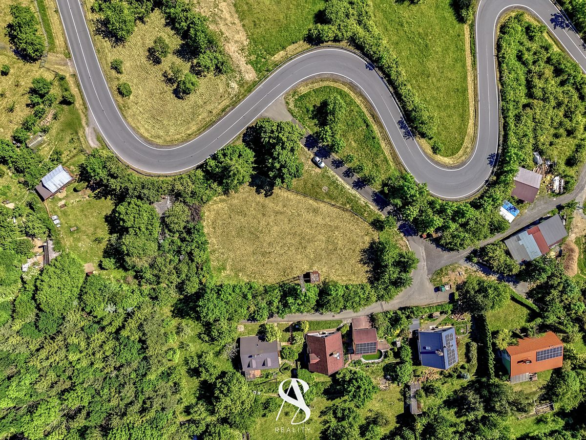 Prodej stavebního pozemku 1486 m² – fotografie 3