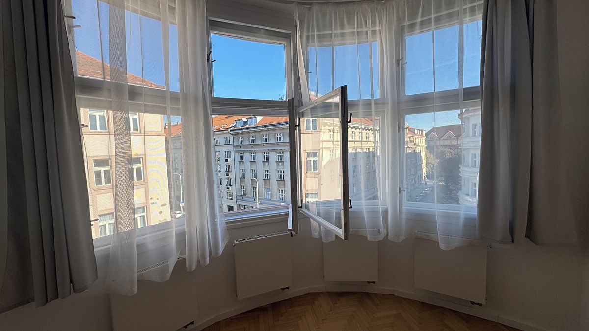 Pronájem bytu 2+1 68 m² – fotografie 3