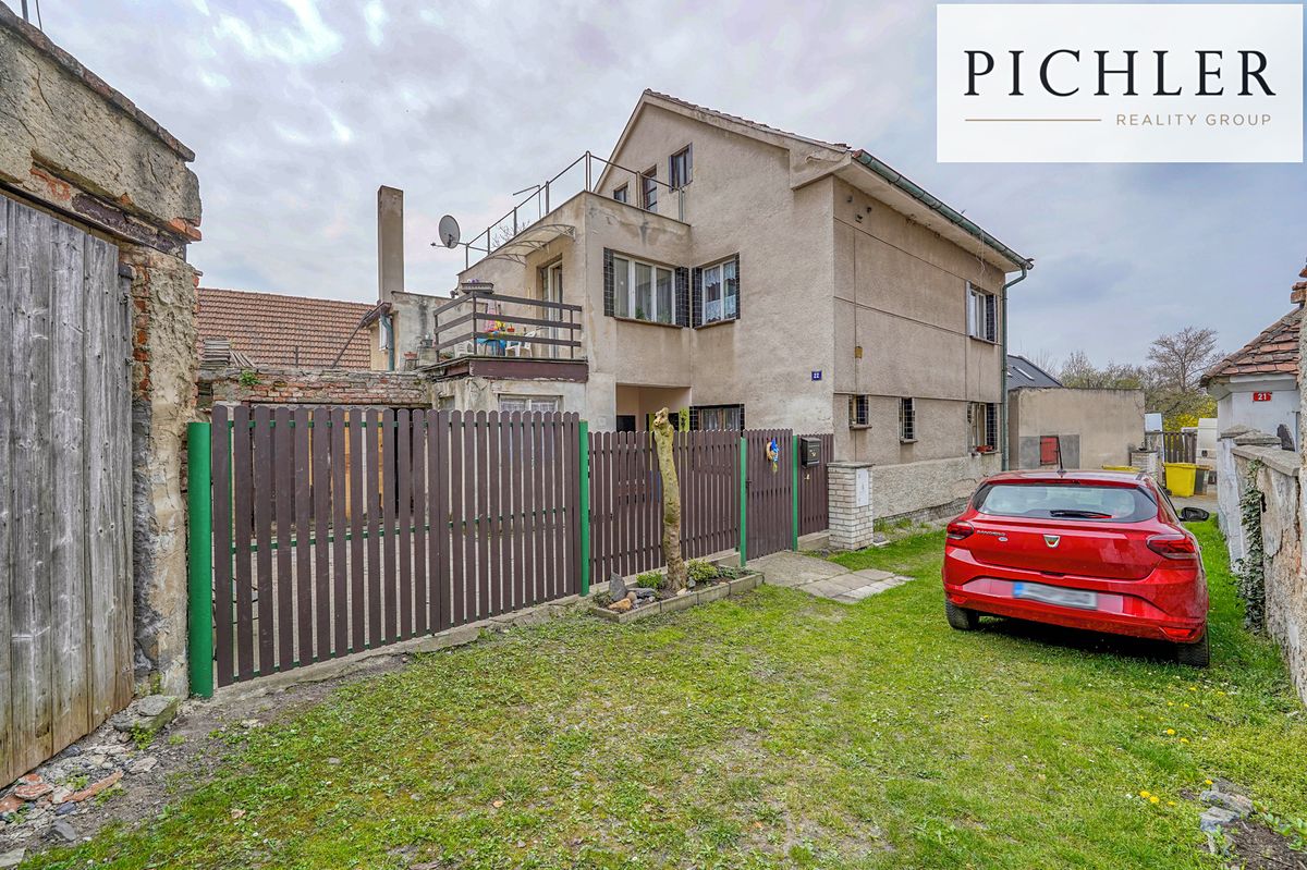Prodej rodinného domu 171 m², pozemek 226 m², Úžice – fotka 1 z 3