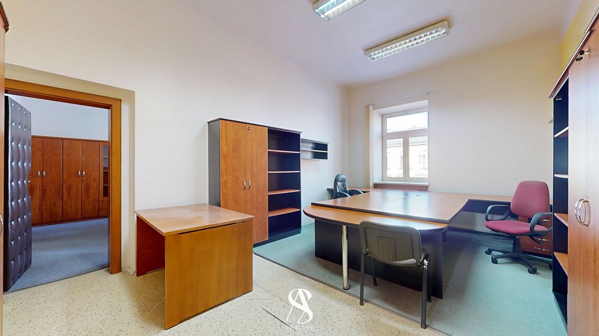 Pronájem kanceláře 233 m² – fotografie 5