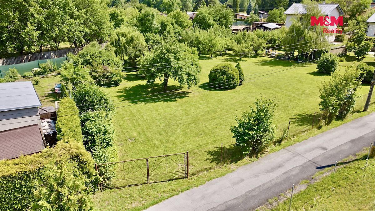 Prodej stavebního pozemku 1271 m² – fotografie 2