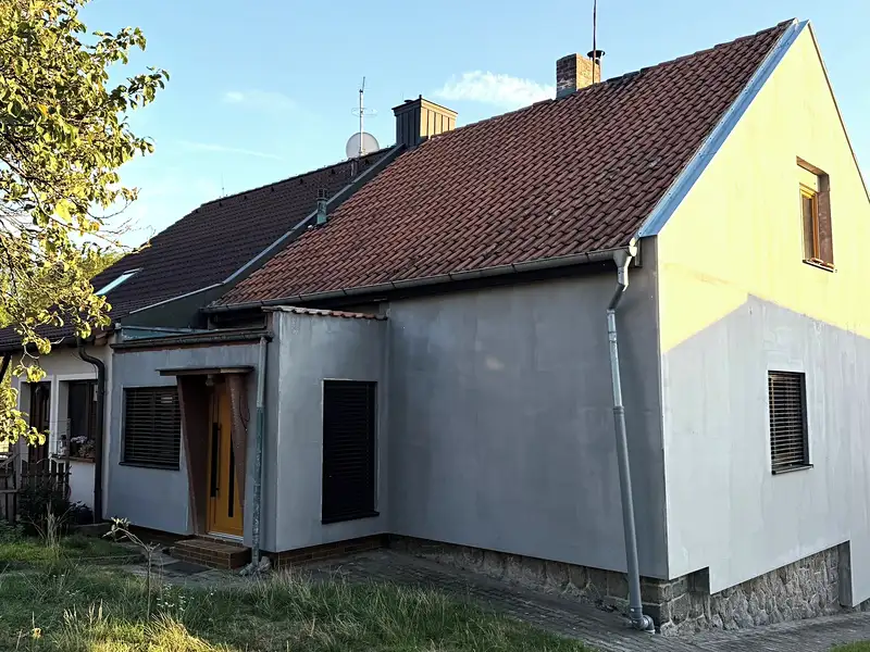 Prodej rodinného domu 80 m², pozemek 1038 m², Dnešice – náhled fotky 2