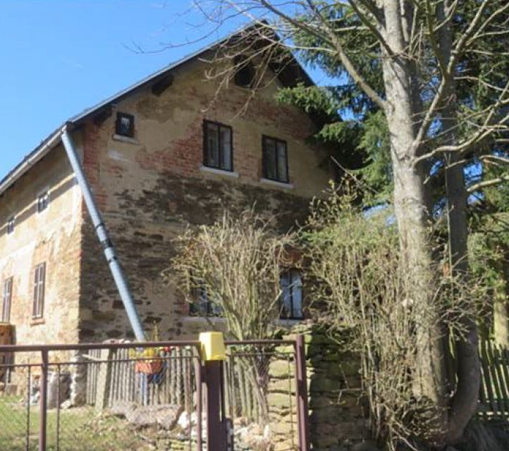 Dražba rodinného domu 202 m², pozemek 1081 m², Bezvěrov – fotka 1 z 3