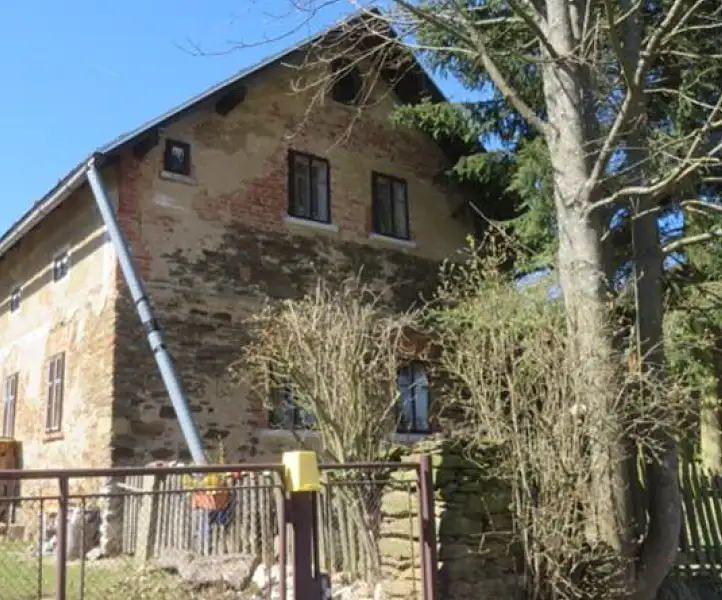 Dražba rodinného domu 202 m², pozemek 1081 m², Bezvěrov – náhled fotky 1