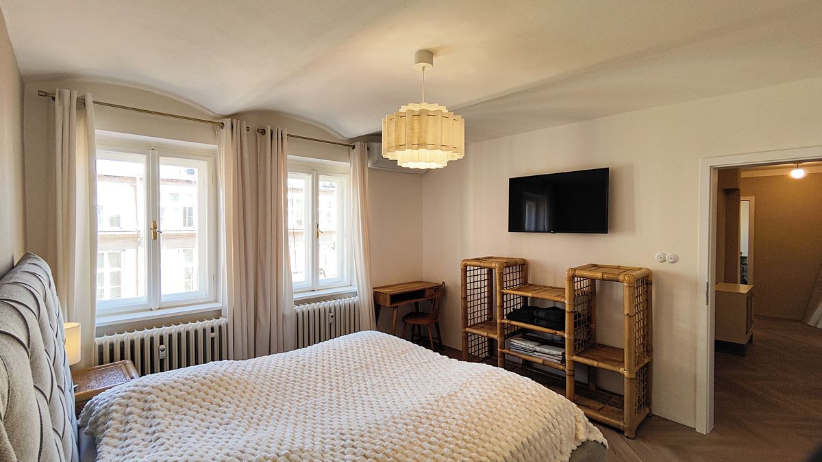 Pronájem bytu 2+kk 143 m² – fotografie 2