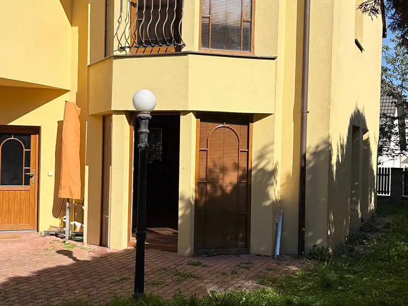 Prodej rodinného domu 240 m², pozemek 407 m², Praha – náhled fotky 2