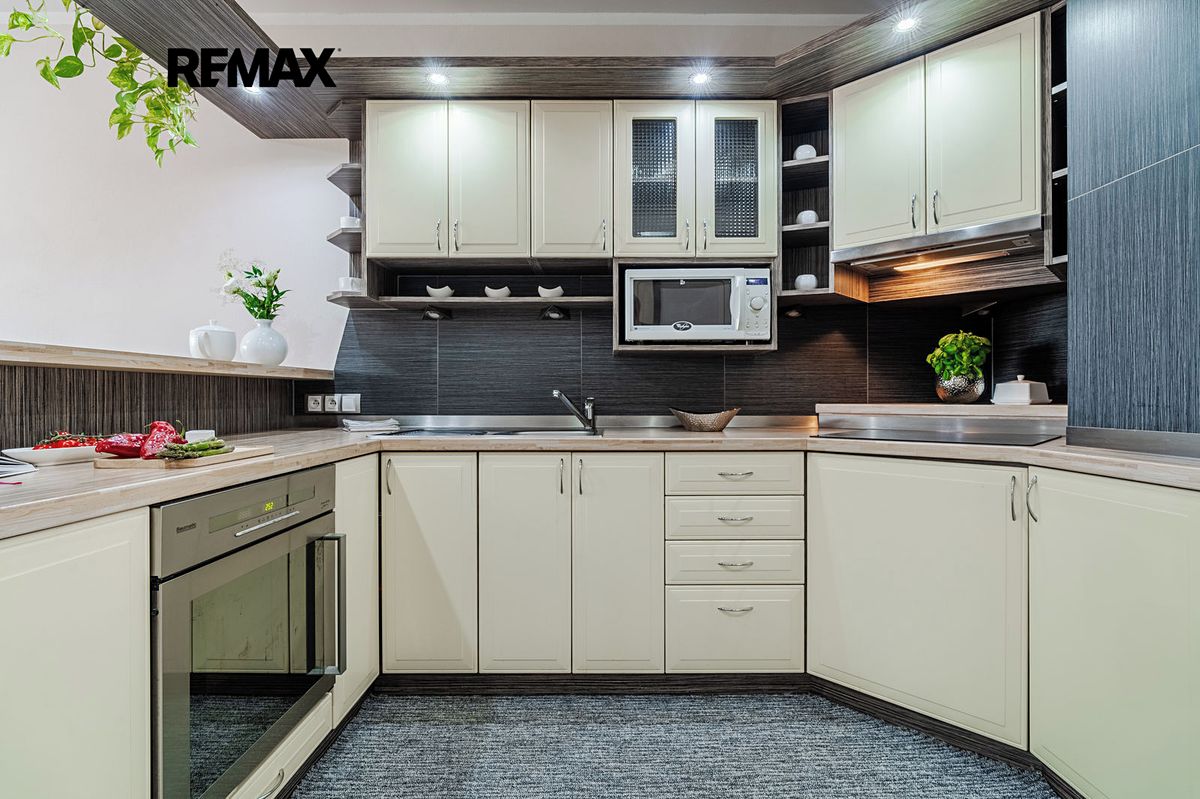 Prodej rodinného domu 276 m², pozemek 181 m² – fotografie 5